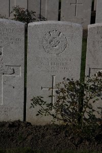 Lijssenthoek Military Cemetery - Elliott, William