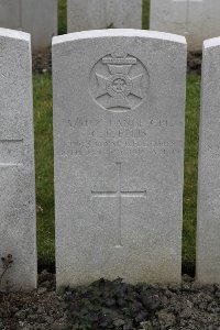 Lijssenthoek Military Cemetery - Ellis, Cecil Ernest