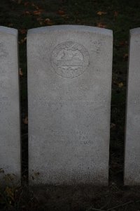 Lijssenthoek Military Cemetery - Ellis, R