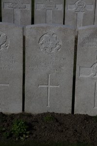 Lijssenthoek Military Cemetery - Ellis, W