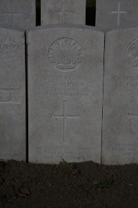 Lijssenthoek Military Cemetery - Elphick, Harold