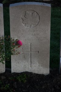 Lijssenthoek Military Cemetery - Erskine, A