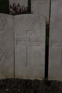 Lijssenthoek Military Cemetery - Esslemont, Alexander
