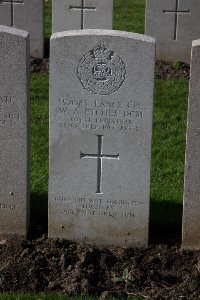 Lijssenthoek Military Cemetery - Etches, William August