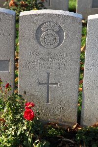 Lijssenthoek Military Cemetery - Evans, J W