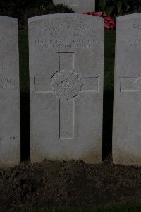 Lijssenthoek Military Cemetery - Evenett, A W