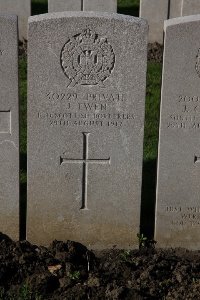 Lijssenthoek Military Cemetery - Ewen, J