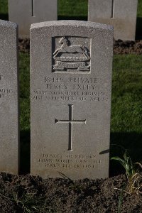 Lijssenthoek Military Cemetery - Exley, Percy