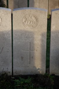 Lijssenthoek Military Cemetery - Fairburn, Edward Robson