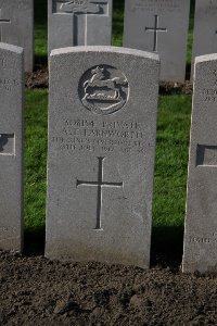Lijssenthoek Military Cemetery - Farnworth, A E