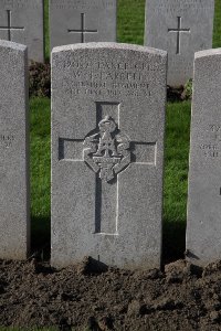 Lijssenthoek Military Cemetery - Farrell, W T
