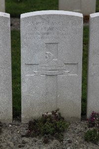 Lijssenthoek Military Cemetery - Fearnley, Stanley