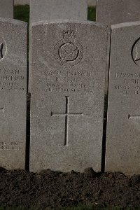 Lijssenthoek Military Cemetery - Fenn, R
