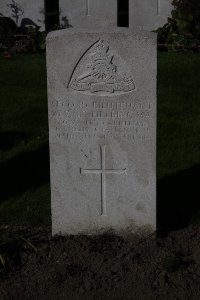 Lijssenthoek Military Cemetery - Fielding, Gerald Trueman