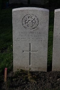 Lijssenthoek Military Cemetery - Fifield, Basil Jack
