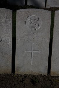 Lijssenthoek Military Cemetery - Finch, F