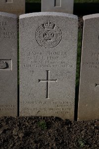 Lijssenthoek Military Cemetery - Fiske, S J