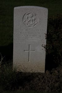 Lijssenthoek Military Cemetery - Fitton, Hugh Gregory