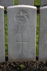 Lijssenthoek Military Cemetery - Ford, P
