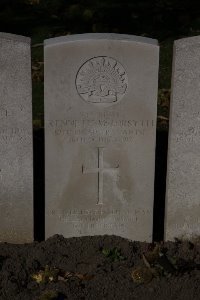 Lijssenthoek Military Cemetery - Forsyth, Kenneth MacQuarie