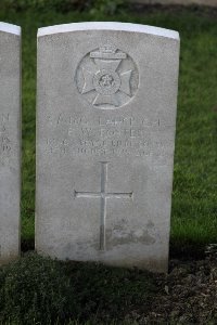Lijssenthoek Military Cemetery - Foster, Ernald William