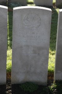 Lijssenthoek Military Cemetery - Fowler, P