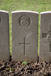 Lijssenthoek Military Cemetery - Fox, P A
