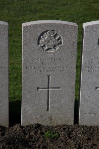 Lijssenthoek Military Cemetery - Fox, R