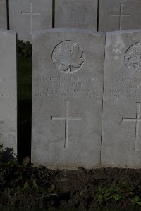 Lijssenthoek Military Cemetery - France, Edmond