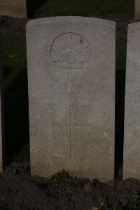 Lijssenthoek Military Cemetery - Francis, Reginald