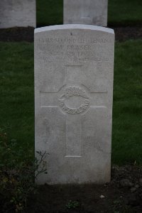 Lijssenthoek Military Cemetery - Fraser, Magnus