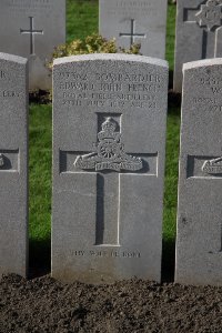 Lijssenthoek Military Cemetery - French, Edward John