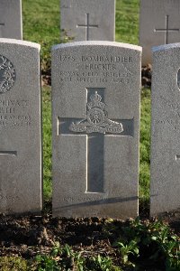Lijssenthoek Military Cemetery - Fricker, E