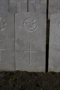 Lijssenthoek Military Cemetery - Fry, C