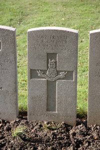 Lijssenthoek Military Cemetery - Gardner, Robert Richard
