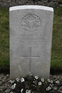 Lijssenthoek Military Cemetery - Gardner, Wedderburn MacKenzie