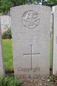 Lijssenthoek Military Cemetery - Garlick, Arthur