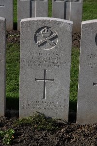 Lijssenthoek Military Cemetery - Garvican, J