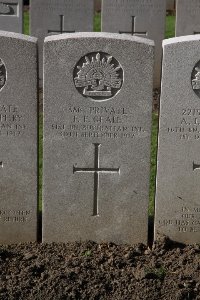 Lijssenthoek Military Cemetery - Geale, Frank Francis