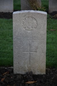 Lijssenthoek Military Cemetery - Gelling, Phillip