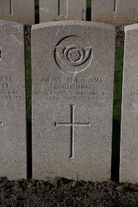 Lijssenthoek Military Cemetery - Gilding, L