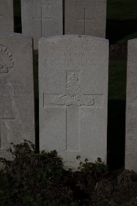 Lijssenthoek Military Cemetery - Giles, Harry
