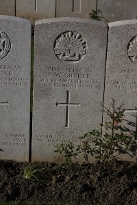 Lijssenthoek Military Cemetery - Gillett, Frederick William