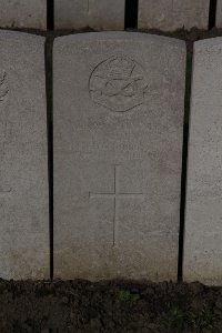 Lijssenthoek Military Cemetery - Ginns, F