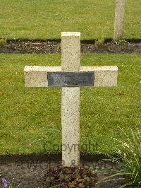 Lijssenthoek Military Cemetery - Girard, Ernest