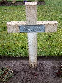 Lijssenthoek Military Cemetery - Girard, Albert