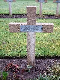 Lijssenthoek Military Cemetery - Girard, Victorien