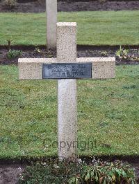 Lijssenthoek Military Cemetery - Gitenay, Benoit