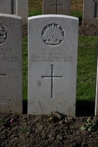 Lijssenthoek Military Cemetery - Glass, Hugh