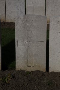 Lijssenthoek Military Cemetery - Glennie, J